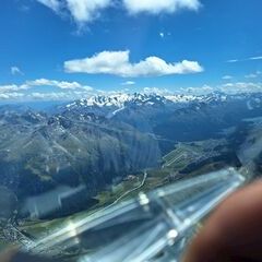Flugwegposition um 12:49:38: Aufgenommen in der Nähe von Maloja, Schweiz in 3965 Meter